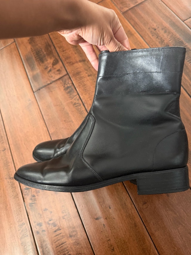 Black Leather Boots - photo 2