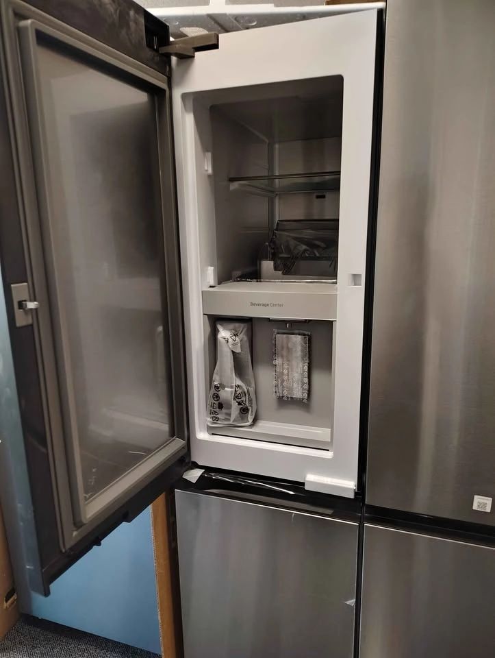 Samsung Bespoke 29cu.ft 4 door flex French door refrigerator - photo 3
