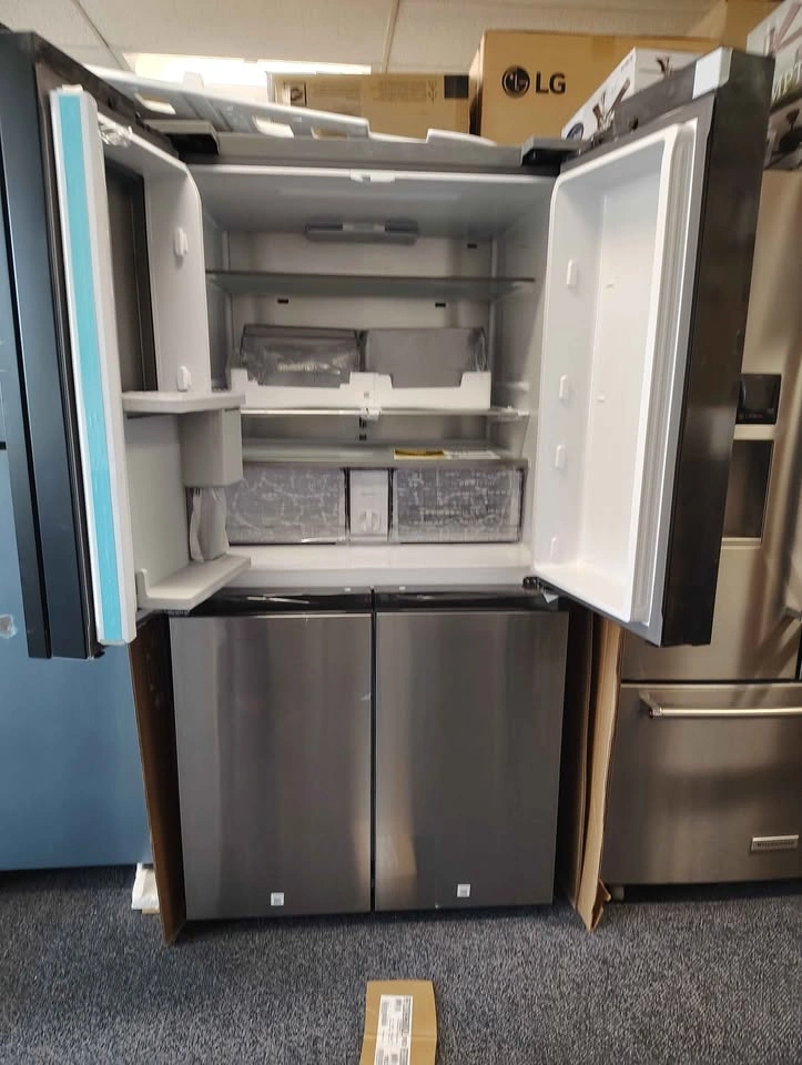 Samsung Bespoke 29cu.ft 4 door flex French door refrigerator - photo 4