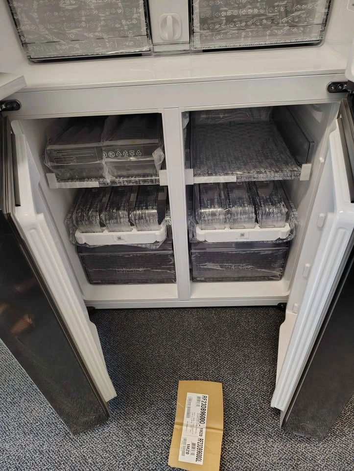 Samsung Bespoke 29cu.ft 4 door flex French door refrigerator - photo 5