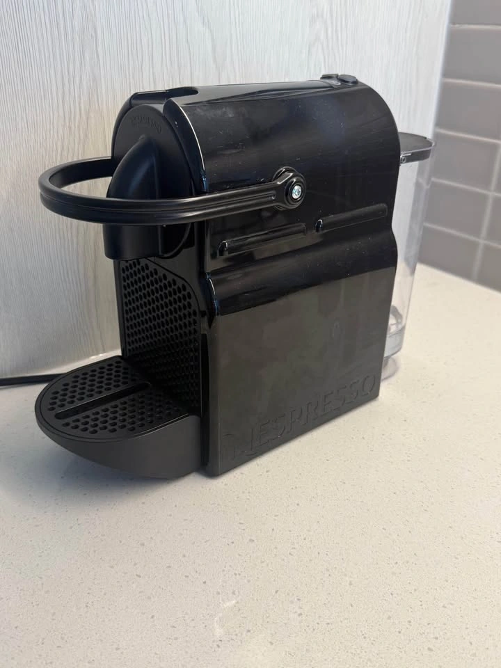 Nespresso Inissia Espresso Machine - photo 2