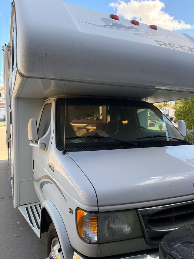 2002 Ford E450 Triple E Regal Class C Motorhome