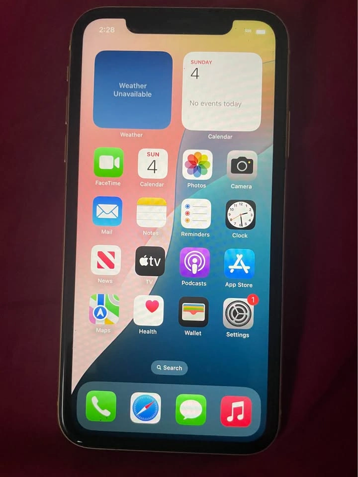 Apple iPhone XR 128GB Yellow 87% Battery - photo 2