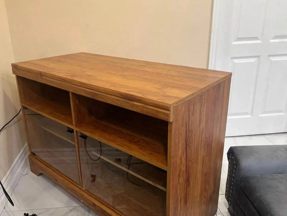Wooden TV table with Glass Doors - photo 2