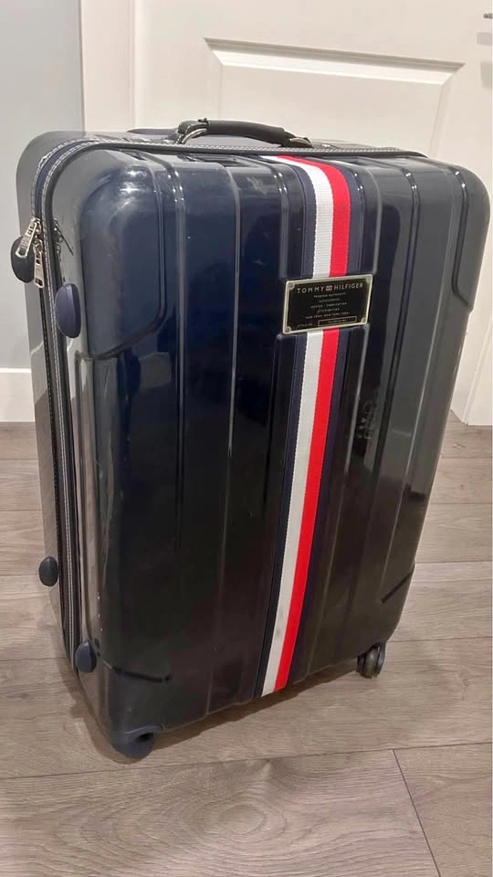 Tommy Hilfiger big travel luggage suitcase