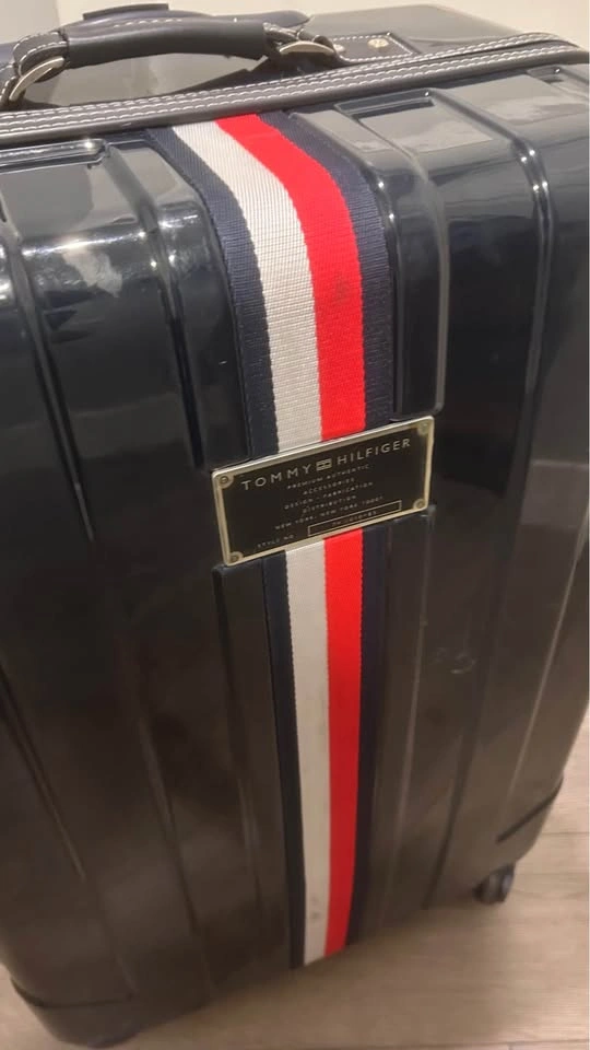 Tommy Hilfiger big travel luggage suitcase - photo 3