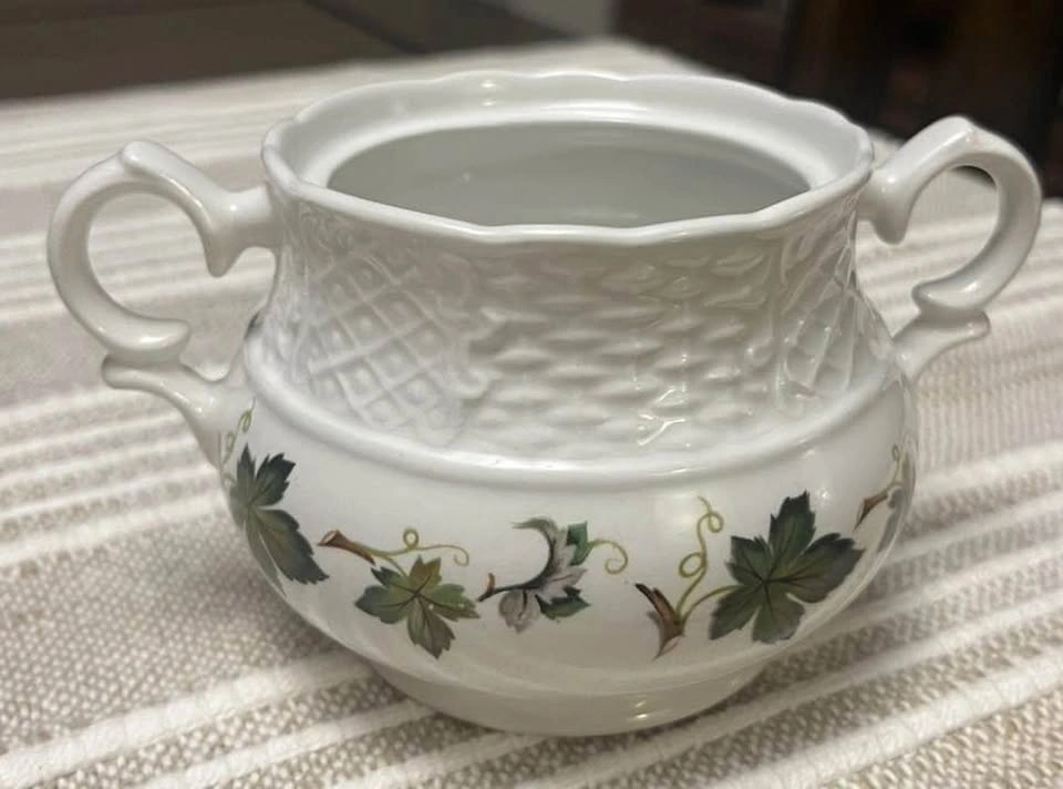 Vintage Marlborough Old English Ironstone Concord Creamer & Suga - photo 2