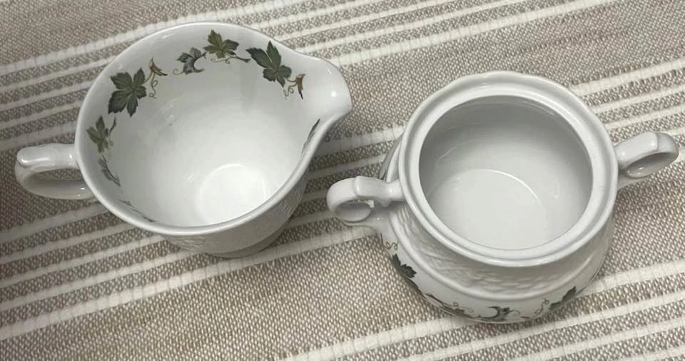 Vintage Marlborough Old English Ironstone Concord Creamer & Suga - photo 4