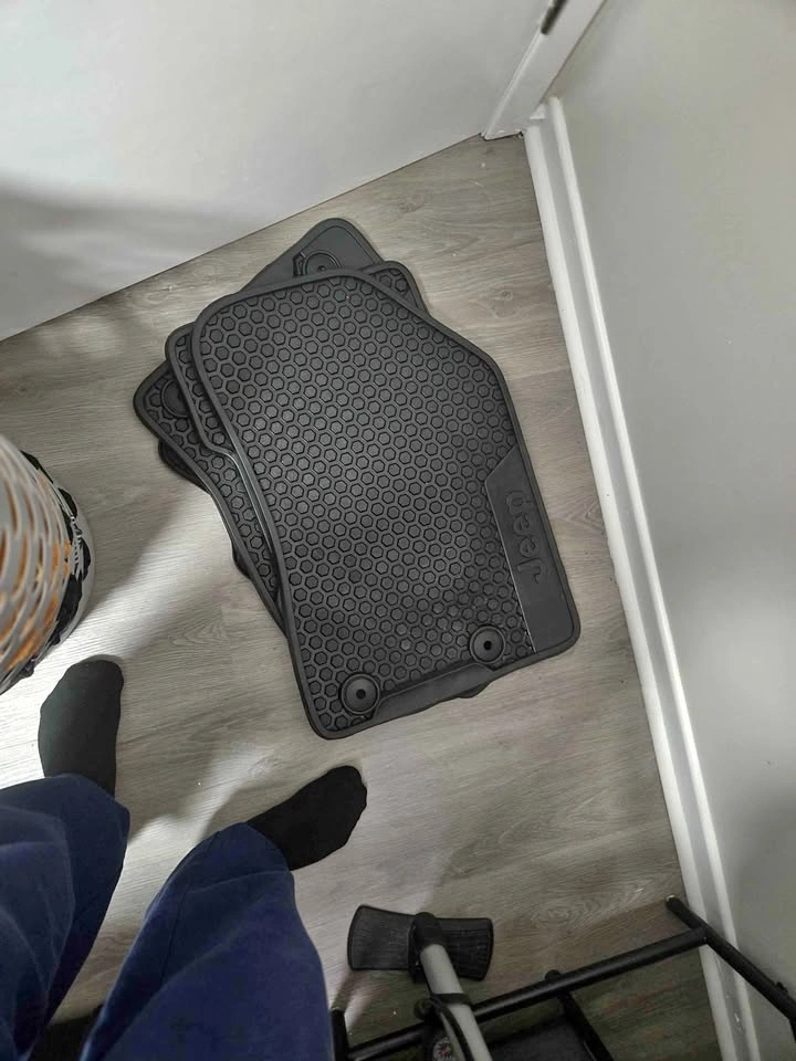 2017–2021 Jeep Compass Floor mats