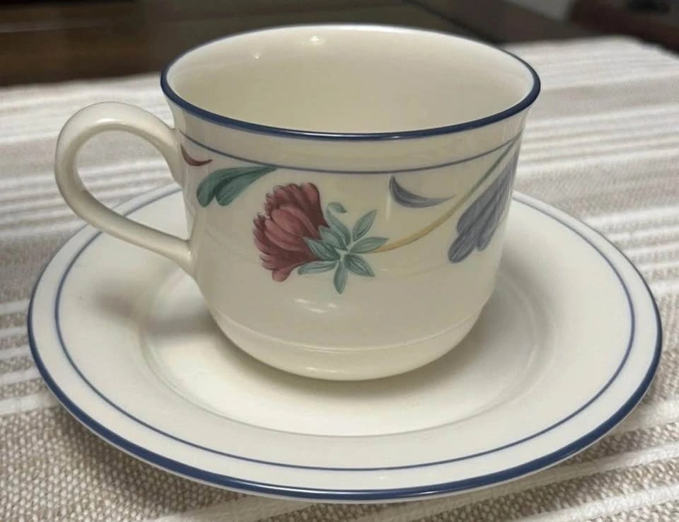 Vintage Lenox Chinastone "Poppies on Blue" Cup & Saucer Set - photo 3