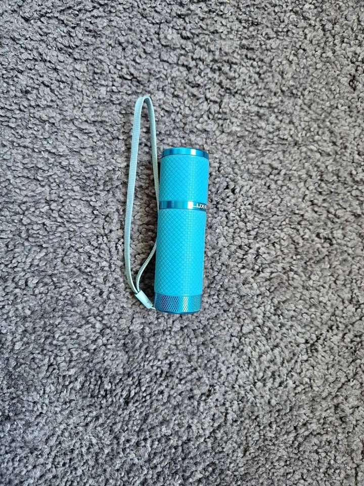 Handy small flashlight