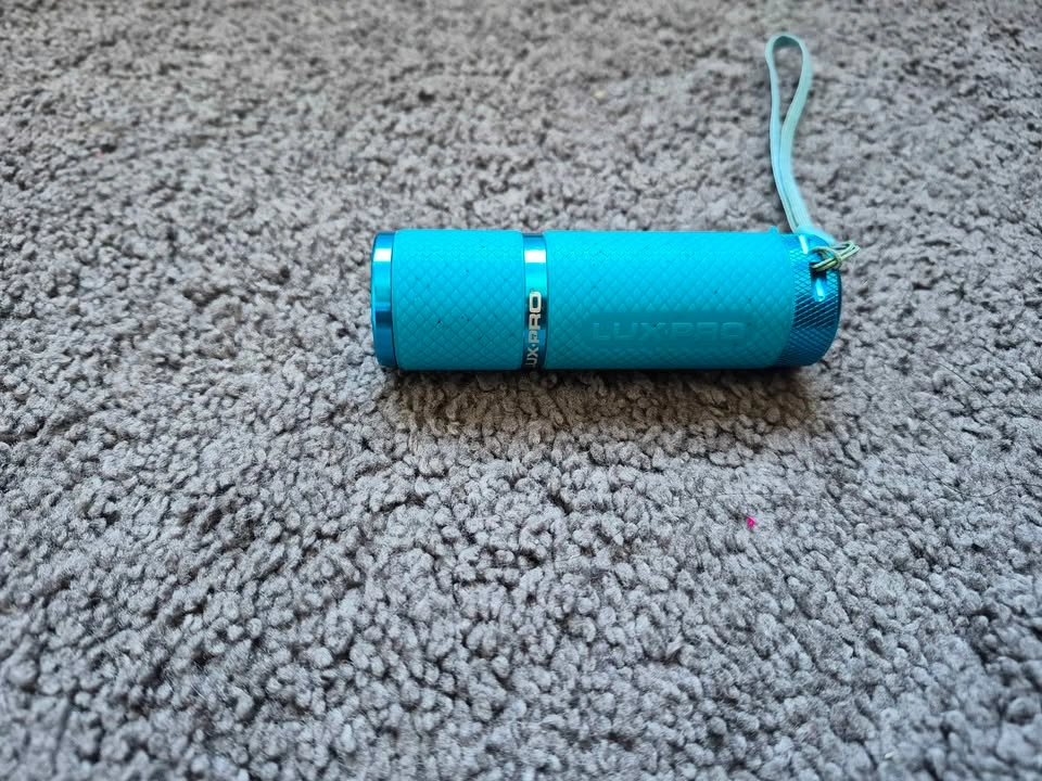 Handy small flashlight - photo 3