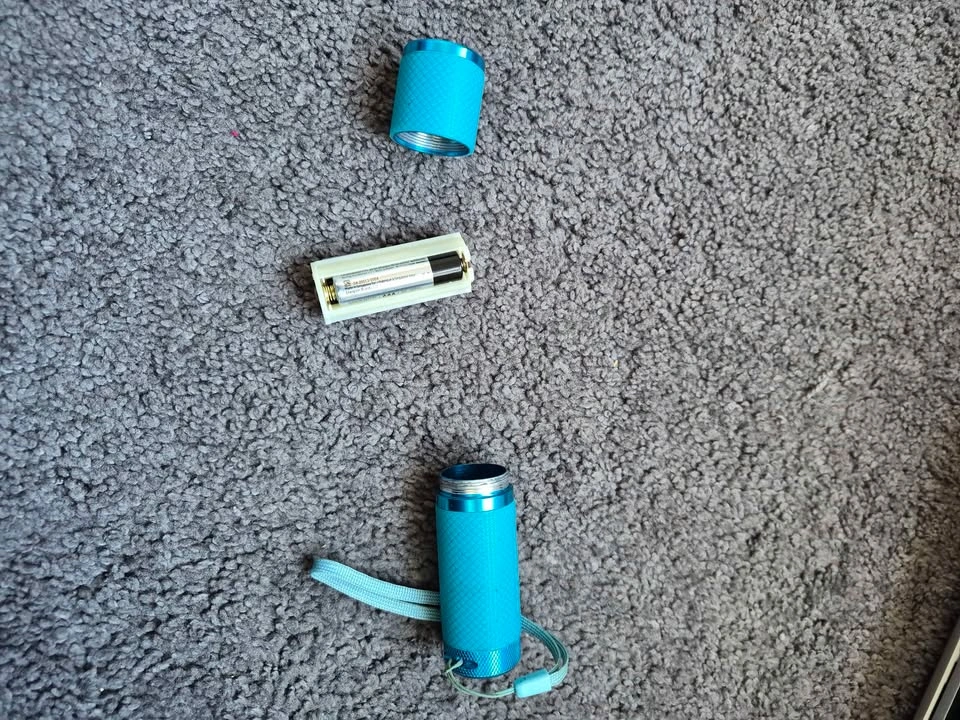 Handy small flashlight - photo 4