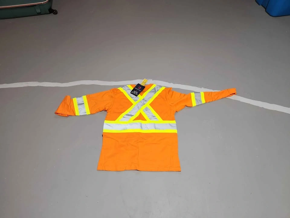 Medium brand new T-shirt (4 t-shirts) - photo 2