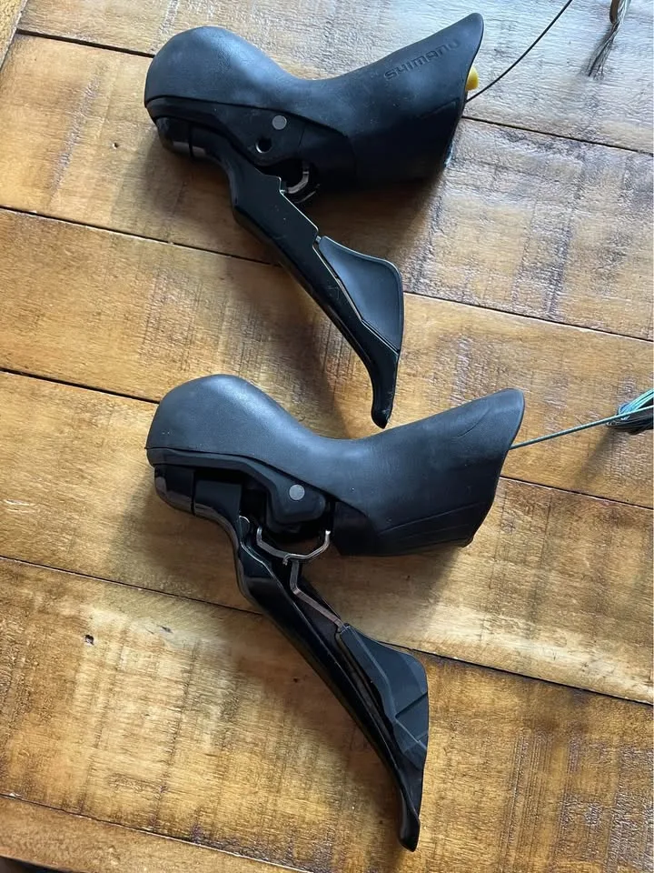 Shimano 105 ST-R7020 Hydraulic Shifters L+R Levers set 2x11s image indicator(2)