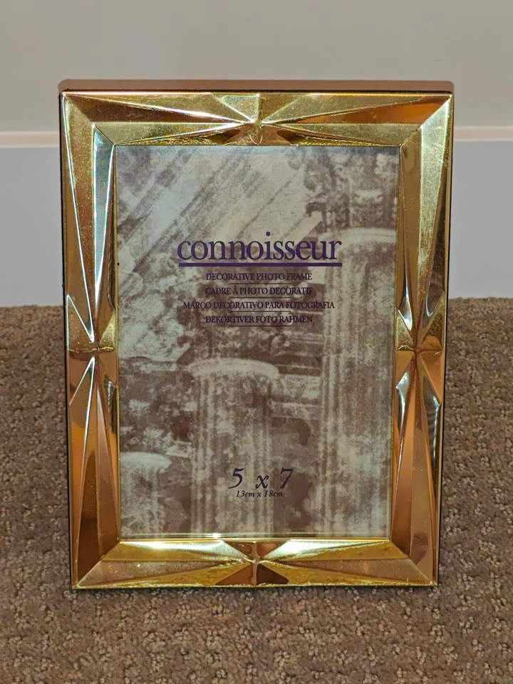 Geometric Brass Decorative Picture Photo Frame (5x7) - photo 2