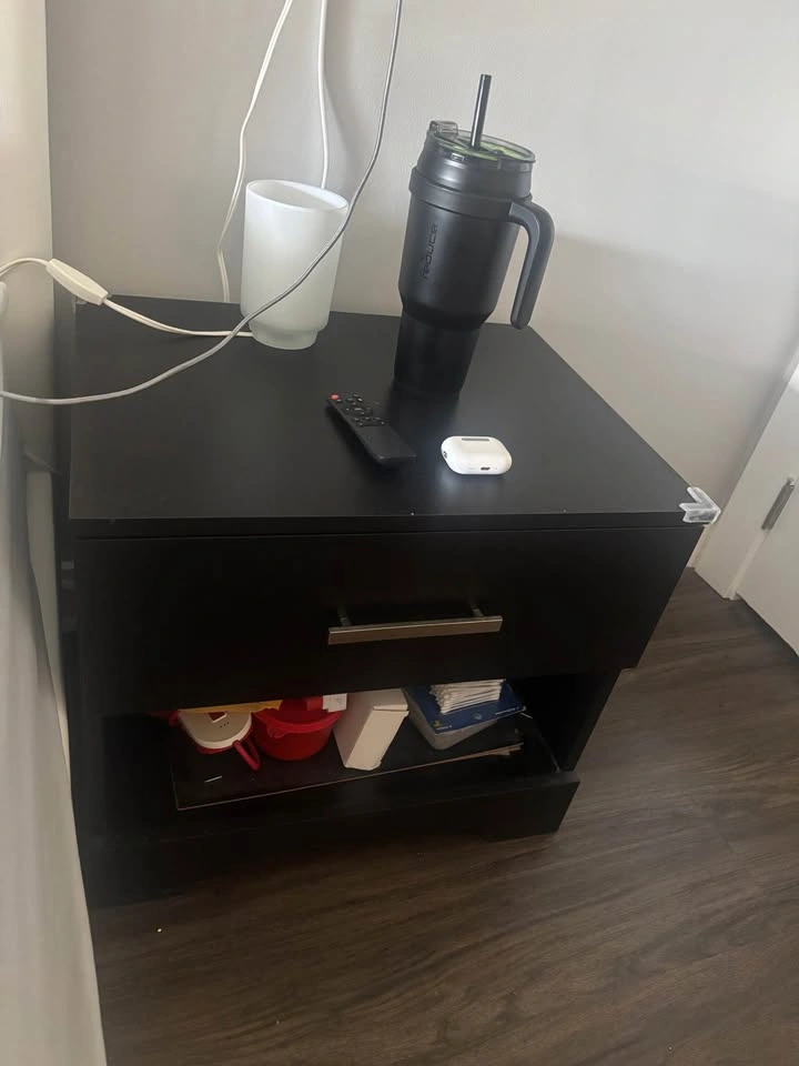 Bedside wooden table - photo 4