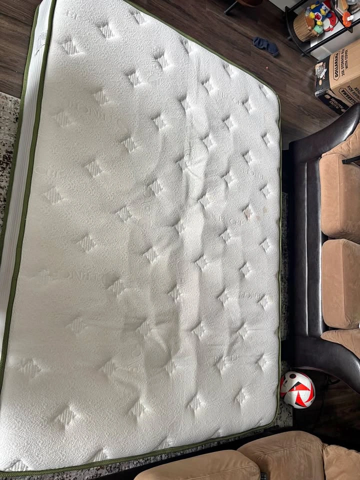 Full size mattress