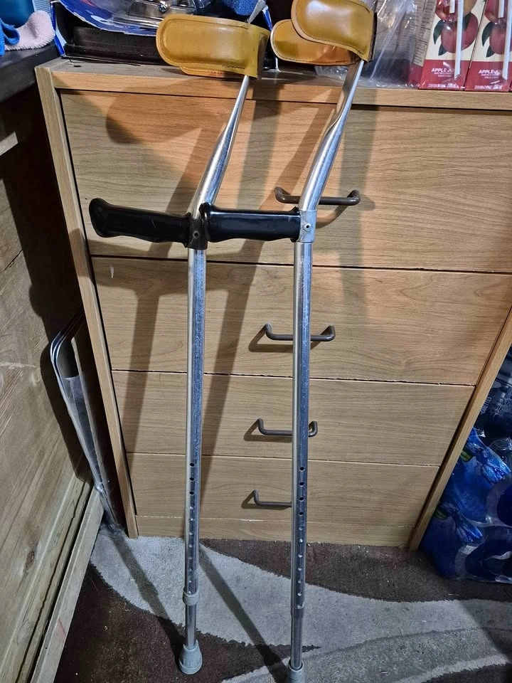 Forearm Crutches