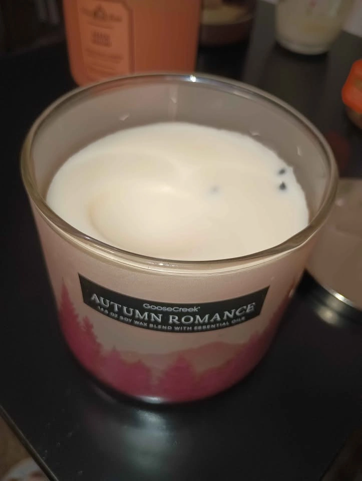 GooseCreek Autumn Romance Candle - photo 2