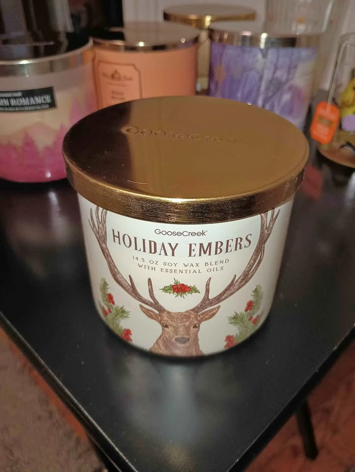GooseCreek Holiday Embers Candle