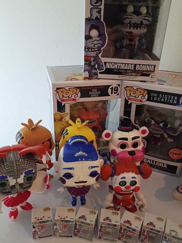 Five nights at freddys merch LOT - photo 2
