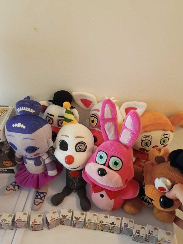 Five nights at freddys merch LOT - photo 3