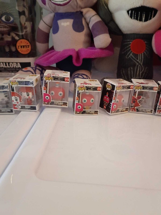 Five nights at freddys merch LOT - photo 5