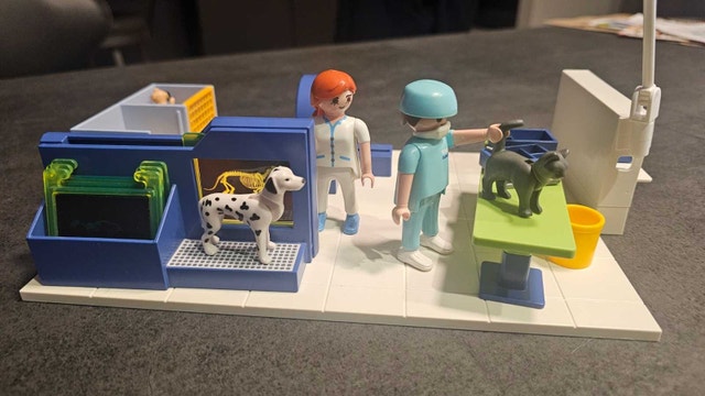 Playmobil 4346 Vet Operating Room - photo 4