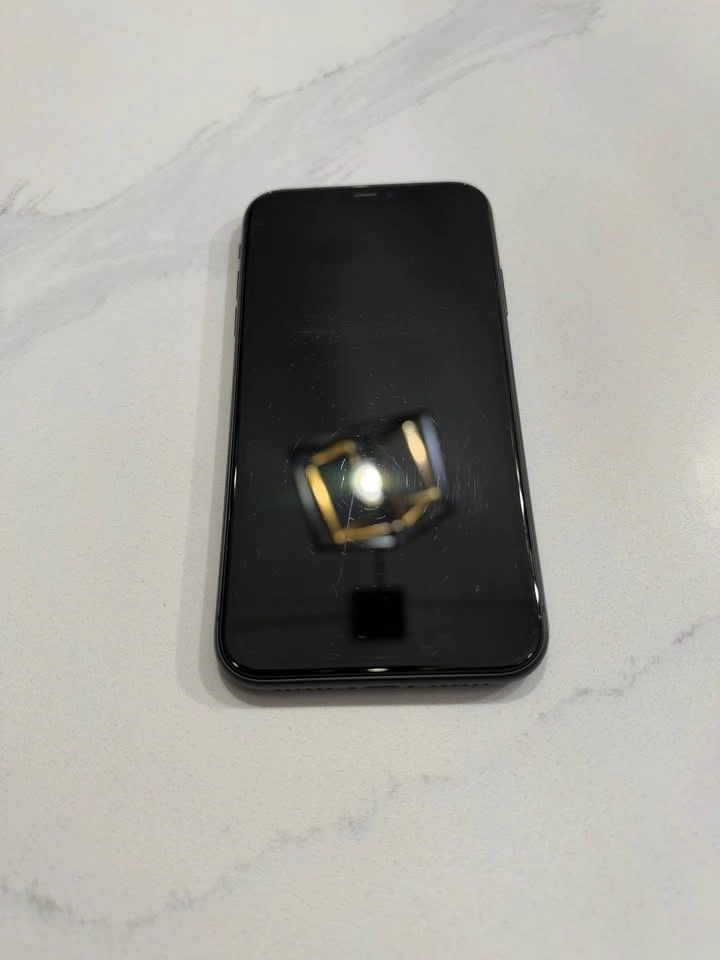 iPhone 11 - photo 2