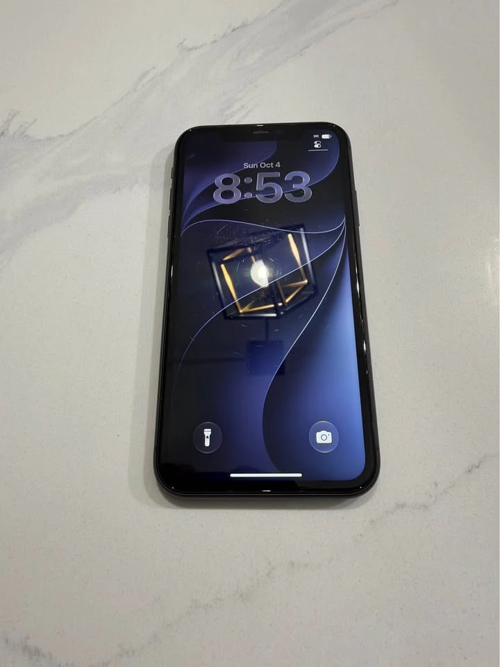 iPhone 11 - photo 3