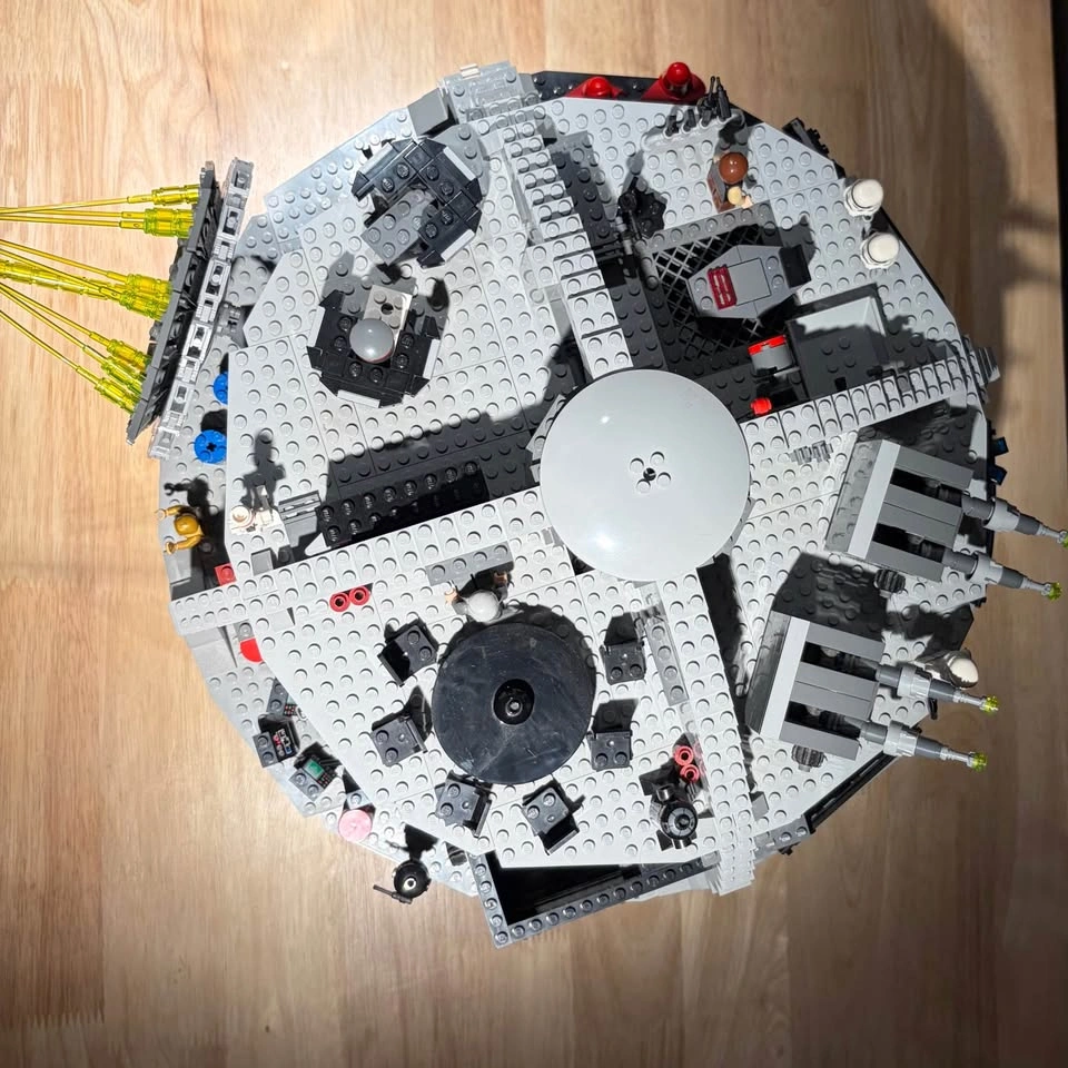 LEGO Star Wars Death Star 10188 – Complete w/ All Minifigures - photo 2
