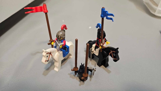 LEGO Castle 6021 Jousting Knights