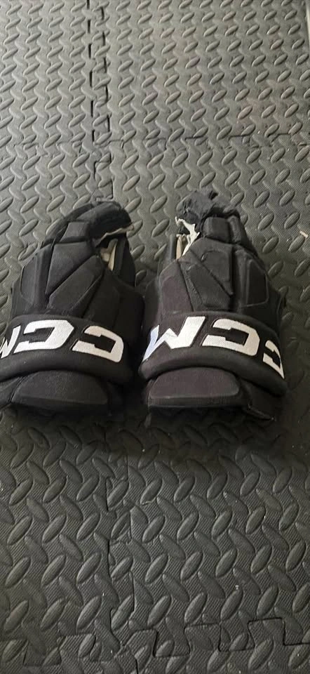 Ccm 95T gloves size 13”