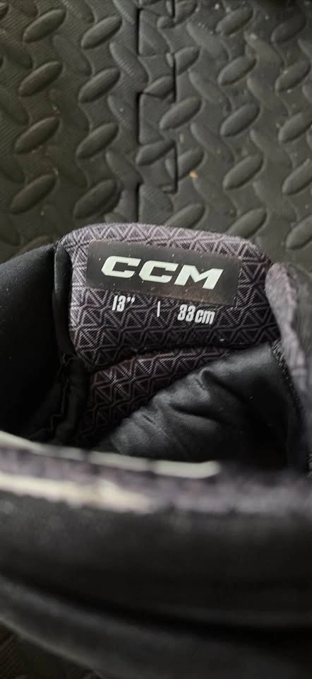Ccm 95T gloves size 13” - photo 3
