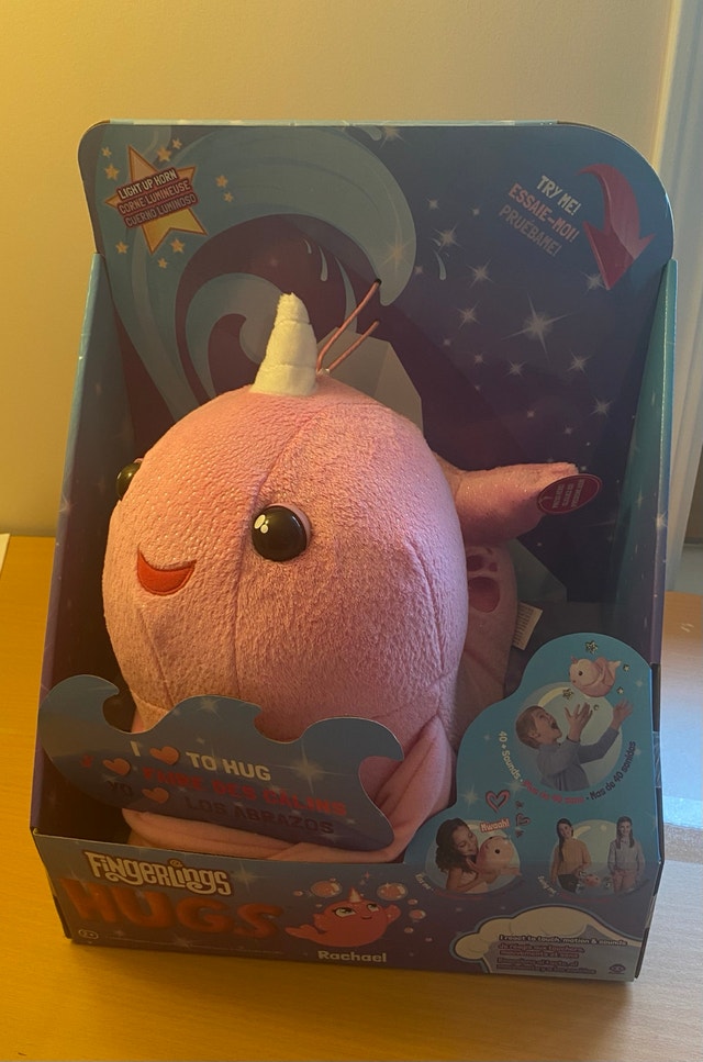 Fingerlings HUGS Rachael Interactive Narwhal Plush by WowWee