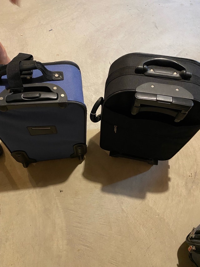 Set of 2 Rolling Carry-On Suitcases – Black & Navy - photo 4