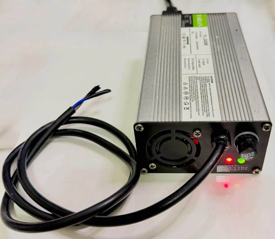 Yarlan YL-240W Battery Charger 58V-4A - photo 2