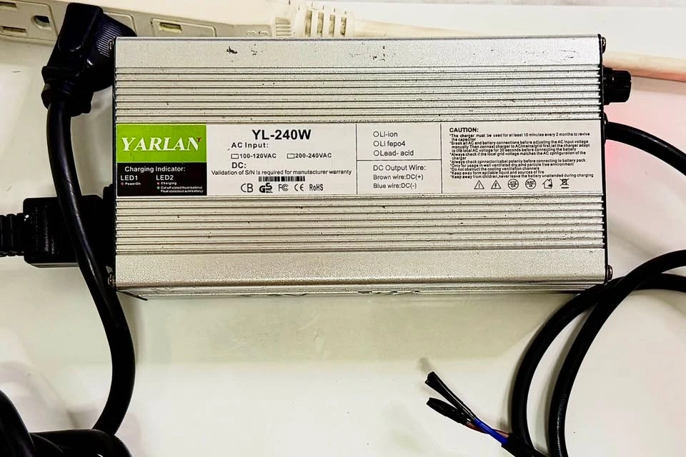 Yarlan YL-240W Battery Charger 58V-4A - photo 5