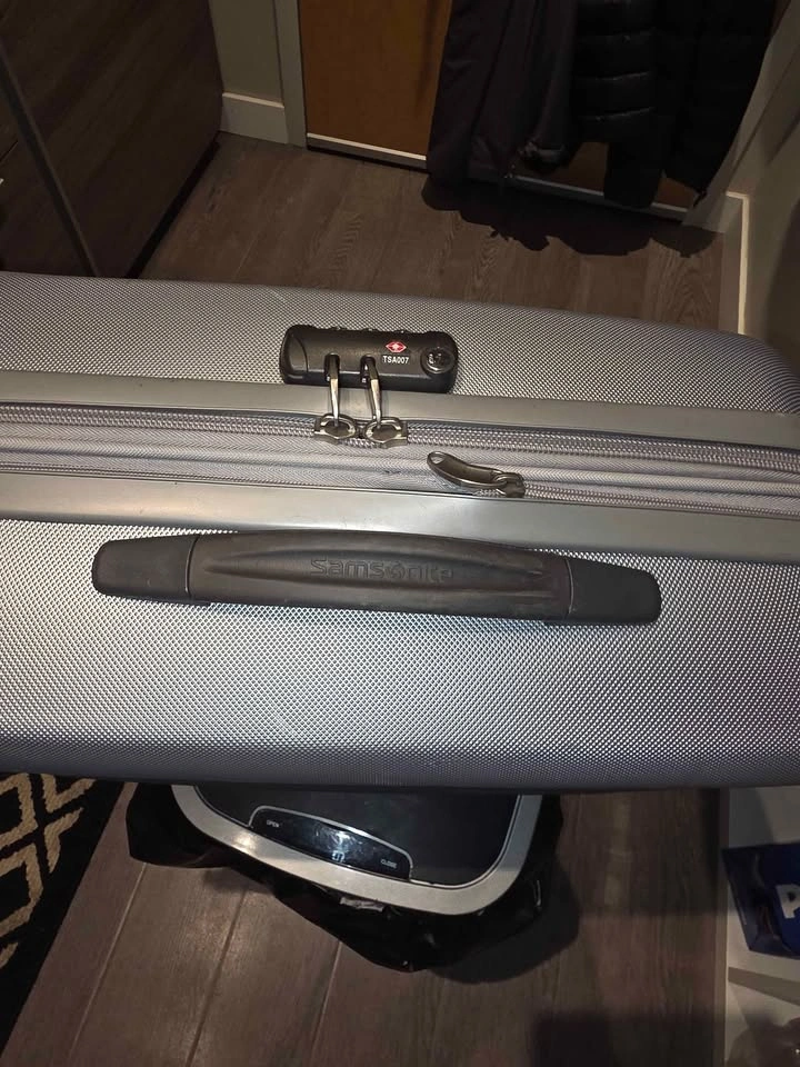 Samsonite Silver Hardshell Carry-On Suitcase – Expandable - photo 3