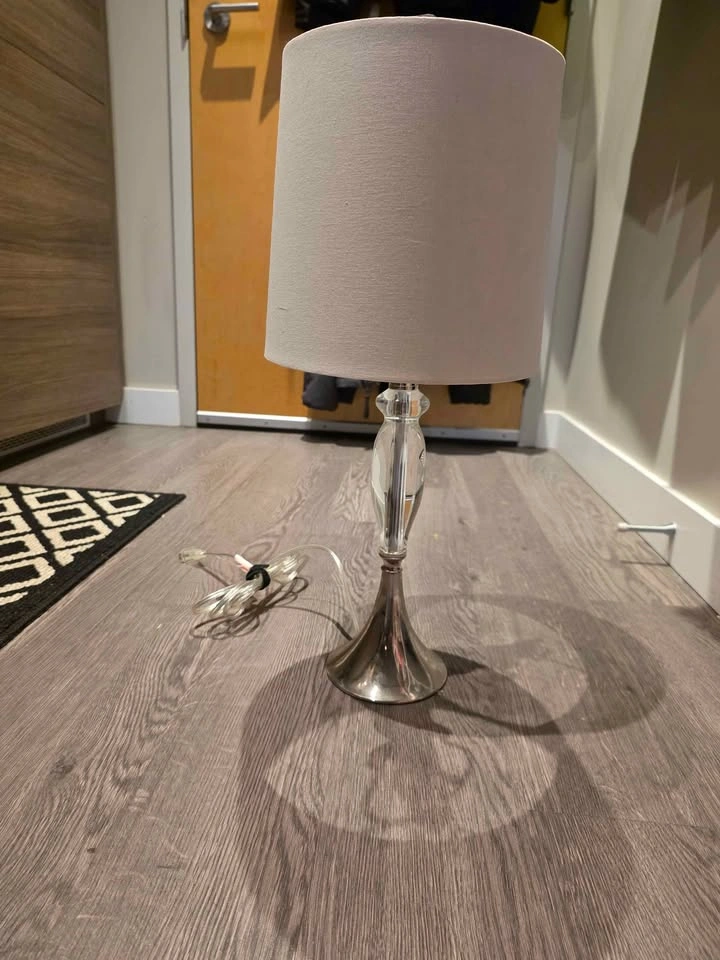 Elegant Glass & Silver Table Lamp with Fabric Shade - photo 3