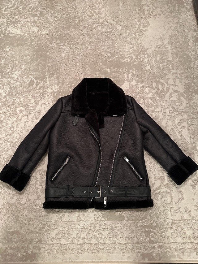 Women’s Faux Shearling Black Winter Jacket. Size M.