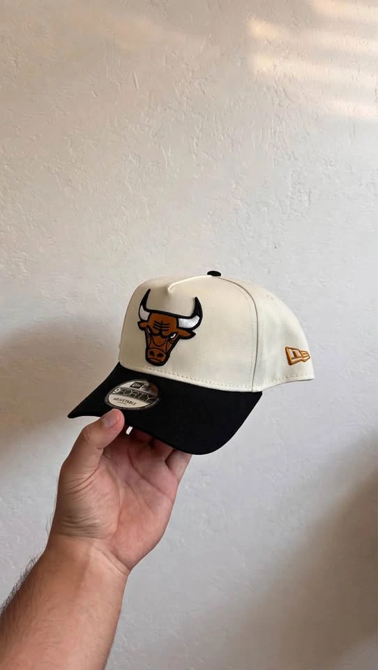 Chicago Bulls 9FORTY A-Frame Cream/Black Brown Gold Bull