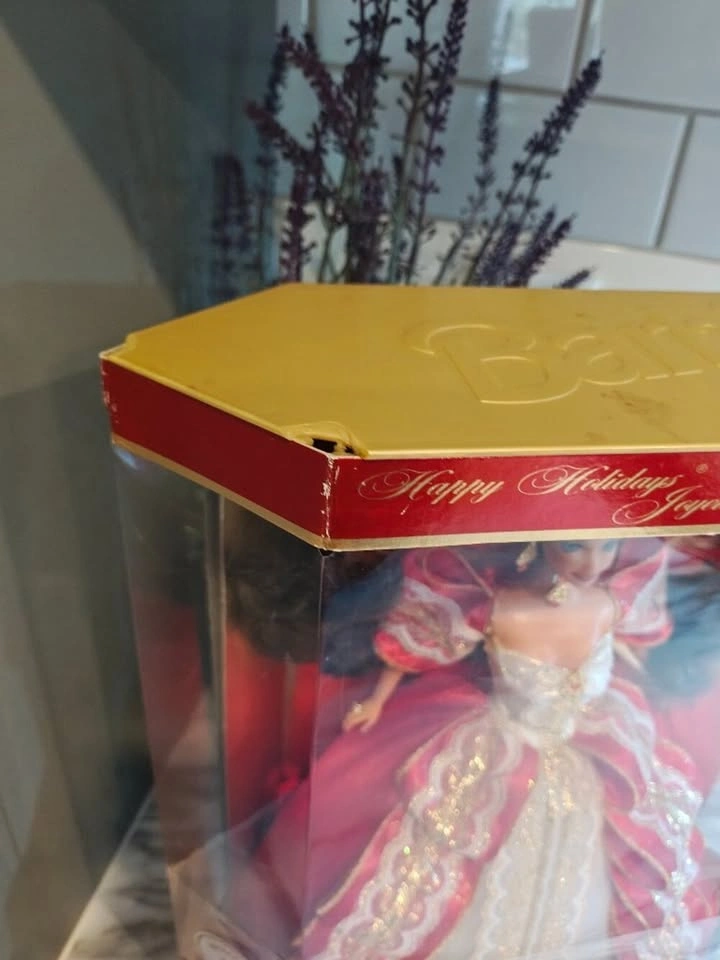 1997 Happy Holidays Barbie 10th Anniversary Special Edition - photo 2