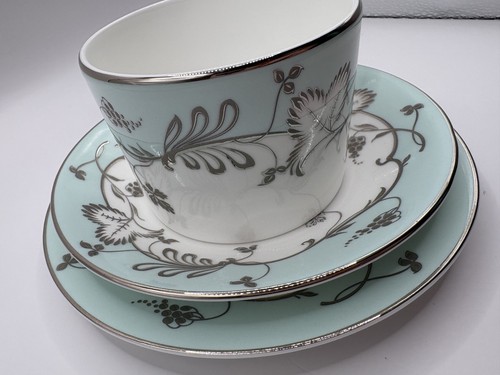 Wedgwood Flourish Robin's Egg Teacup, Saucer & Bread Plate - photo 2
