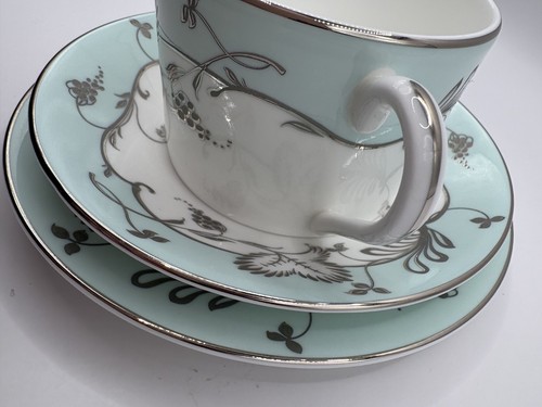 Wedgwood Flourish Robin's Egg Teacup, Saucer & Bread Plate - photo 3