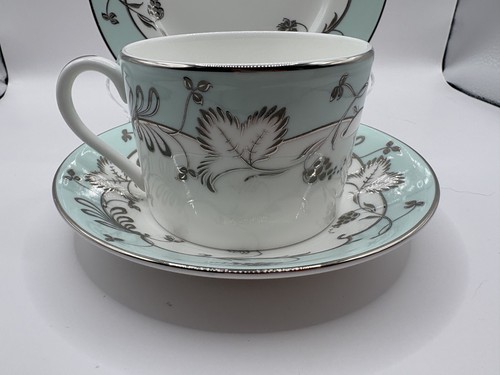 Wedgwood Flourish Robin's Egg Teacup, Saucer & Bread Plate - photo 4