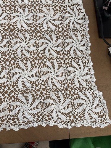 VINTAGE HANDMADE Crocheted Table/Dresser Cover 37.5 x 34” - photo 4