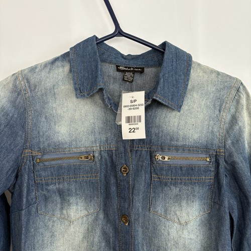 NWT SEDUCTIONS Women’s Denim Button Shirt Petite Small - photo 2
