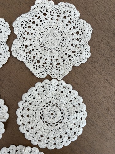 VINTAGE Set of 5 HANDMADE DOILIES, Various Sizes, See Pics - photo 3